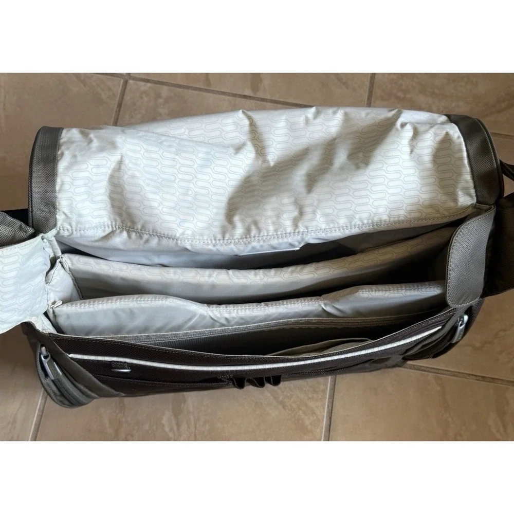 TUMI T-Tech Crossbody Messenger Large Expandable Laptop Carry Bag 5112 NWT